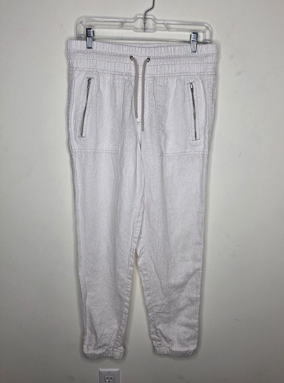 Athleta Cabo Linen Jogger with zipper pockets - white cream tan animal print - 6